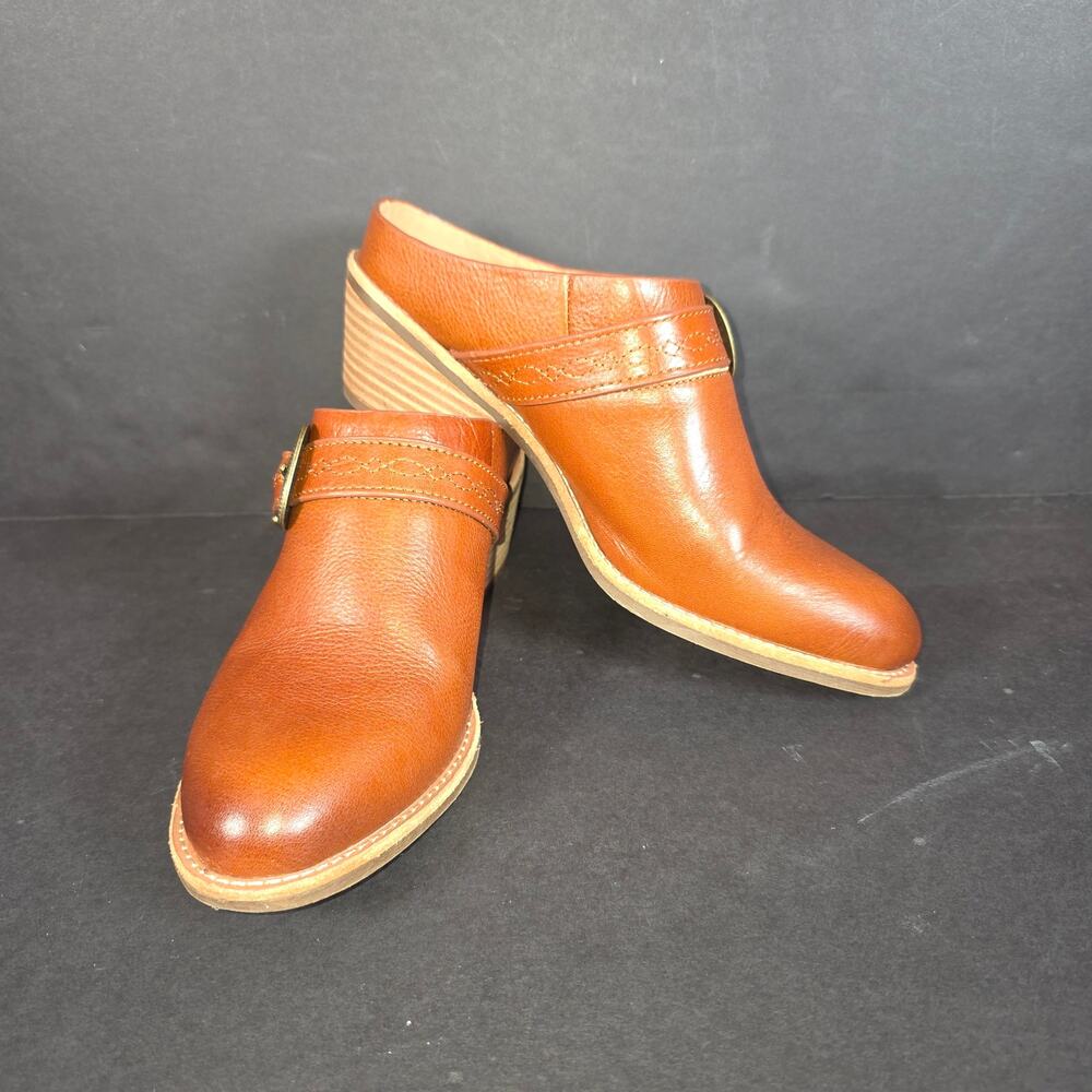 Söfft Adara Leather Mule in Bourbon With a Decorative Buckled Strap Shootie 8M